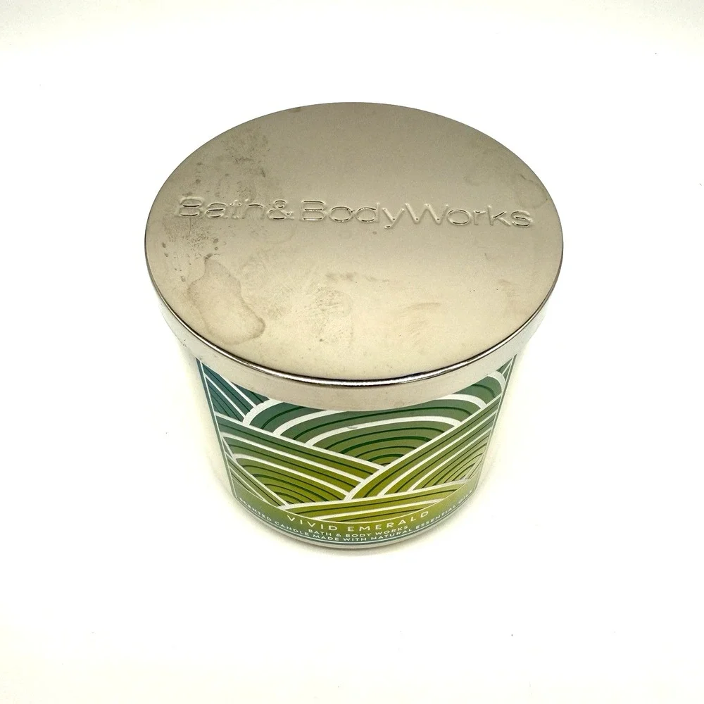 Bath & Body Works Candle VIVID EMERALD 3 Wick Candle 14.5 oz. New - Picture 3 of 5